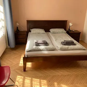 budapest-center-a10-aparthotel.inbudapesthotels.com/