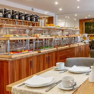 3* Отель Tiptop Burgschmiet Garni